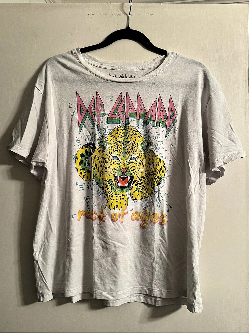 Def Leppard Rock of Ages Graphic Tee White Size Medium